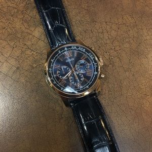 Mens guess leather band watch